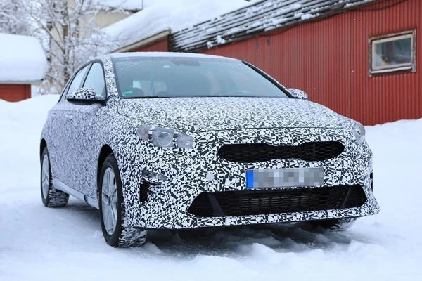 2019-kia-cee-d-interior-spied-has-predictable-styling_1.webp